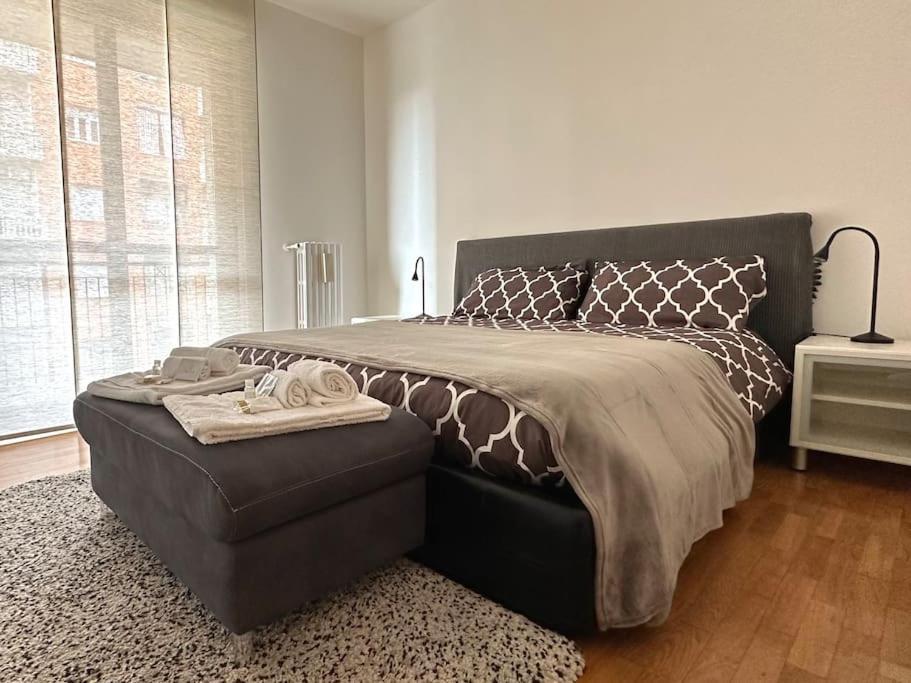 Casa Spezia - Metro Vicina, Wi-Fi Rapido & Netflix Apartment ตูริน ภายนอก รูปภาพ