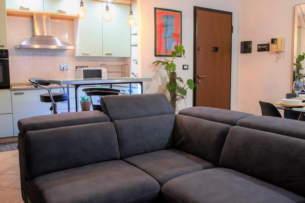 Casa Spezia - Metro Vicina, Wi-Fi Rapido & Netflix Apartment ตูริน ภายนอก รูปภาพ