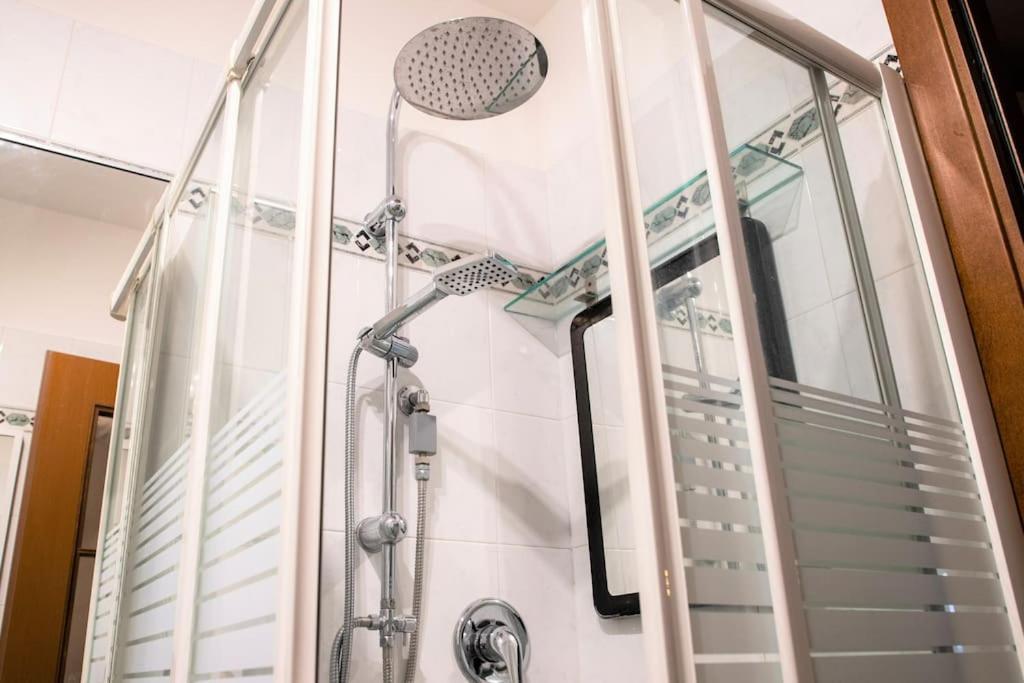 Casa Spezia - Metro Vicina, Wi-Fi Rapido & Netflix Apartment ตูริน ภายนอก รูปภาพ