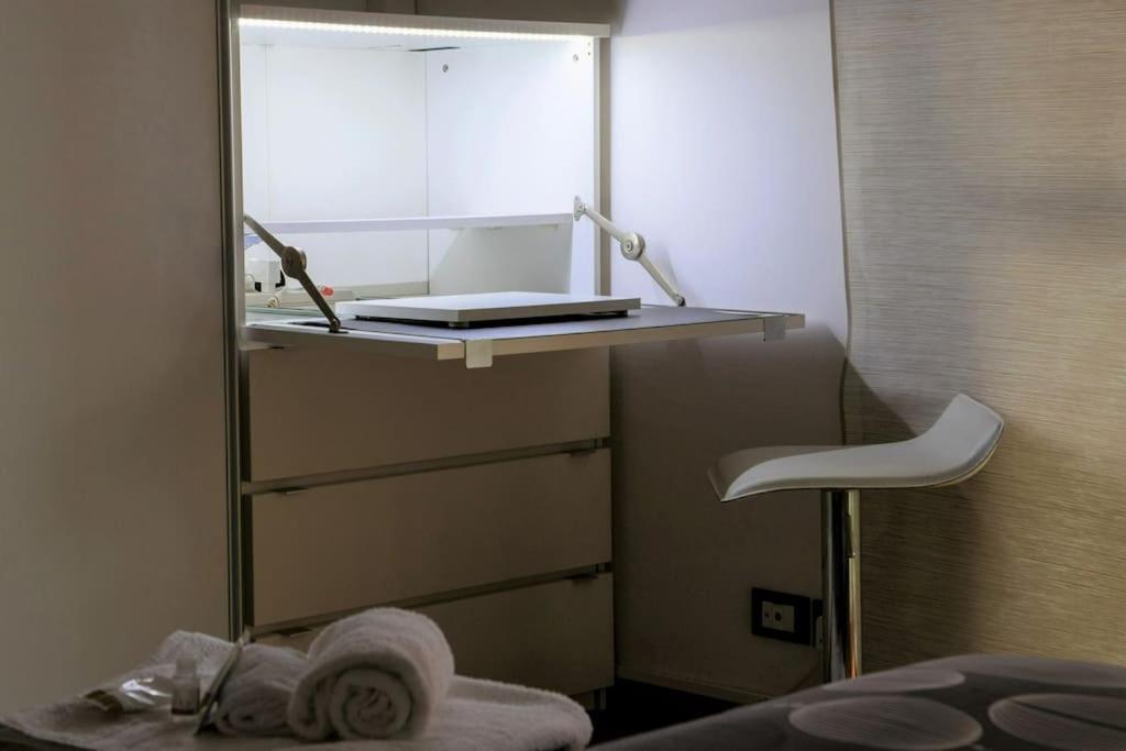 Casa Spezia - Metro Vicina, Wi-Fi Rapido & Netflix Apartment ตูริน ภายนอก รูปภาพ